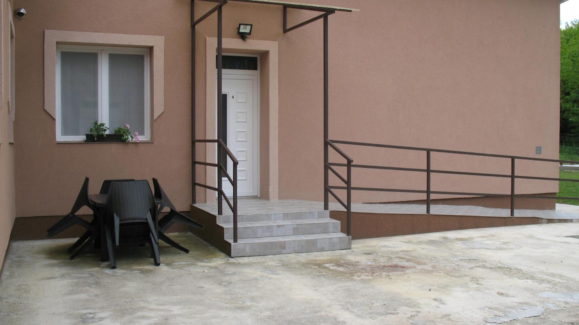 Izisz Apartman Matraterenye المظهر الخارجي الصورة